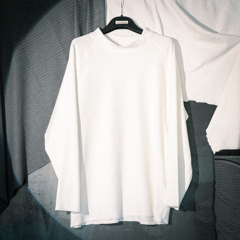 BLANK Raglan Longsleeve
